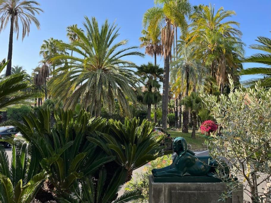 Beautiful Garden Apartment Steps From The Beach Menton Eksteriør bilde