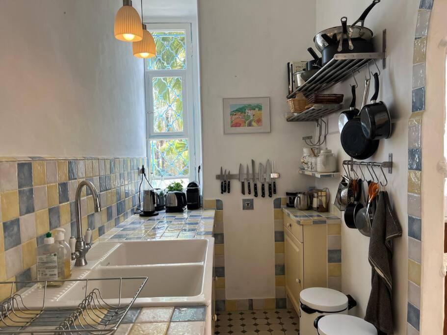 Beautiful Garden Apartment Steps From The Beach Menton Eksteriør bilde