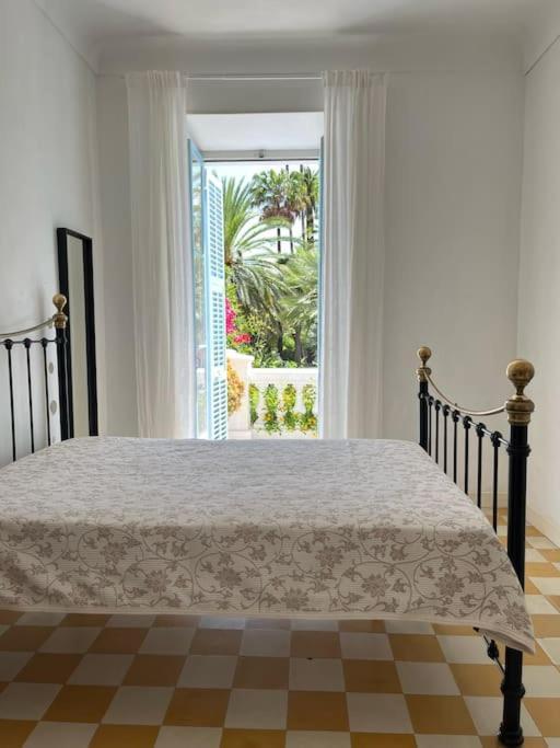 Beautiful Garden Apartment Steps From The Beach Menton Eksteriør bilde