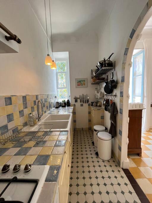 Beautiful Garden Apartment Steps From The Beach Menton Eksteriør bilde